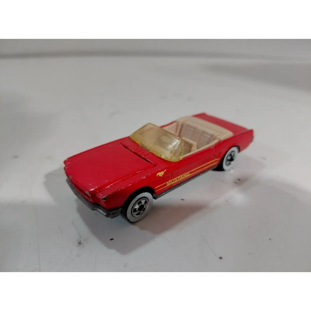 Hot Wheels 1984 Malaysia 1:64 DieCast 1965 Ford Mustang Convertible Muscle Car